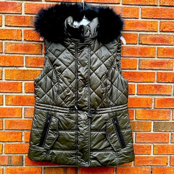 Michael Kors Olive Hooded Puffer Vest size Large - Picture 1 of 13